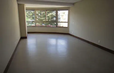 Apartamento 03 dorm. à venda no bairro centro com 162 m² de área privativa - 2 vagas de garagem