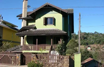 Casa 06 dorm. à venda no bairro piratini com 289 m² de área privativa - 3 vagas de garagem