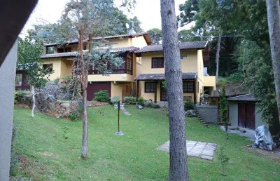 Casa 04 dorm. à venda no bairro planalto - 2 vagas de garagem