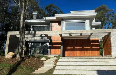 Casa 03 dorm. à venda no bairro carniel com 356 m² de área privativa - 2 vagas de garagem