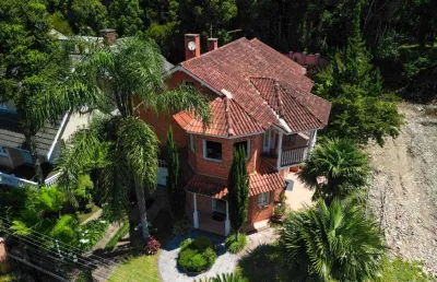 Casa 04 dorm. à venda no bairro ipê amarelo com 263 m² de área privativa - 2 vagas de garagem
