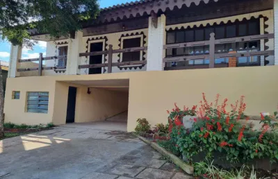 Casa 03 dorm. à venda no bairro piratini com 174 m² de área privativa