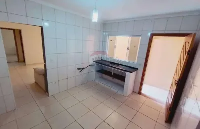 Casa com 2 quartos para alugar no Jardim Pinhal, Guarulhos 