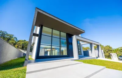 Linda casa de altíssimo padrão, perfeita para quem busca exclusividade é harmonia
