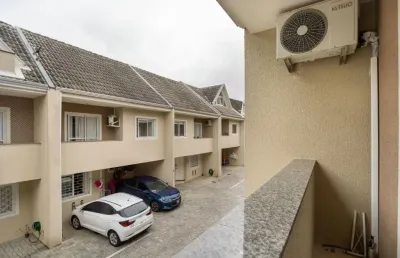 Sobrado em condomínio com 3 quartos 1 suíte2 vagas bairro uberaba