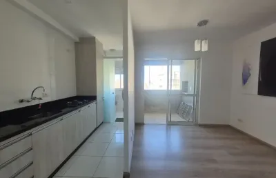 Lindo apartamento no bairro cabral 3 quartos com sacada com churrasqueira