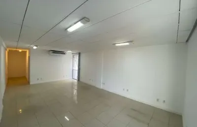 Excelente oportunidade! sala comercial à venda no comércio, salvador-ba: 48m², nascente, porcelanato, ar condicionado. aproveite!