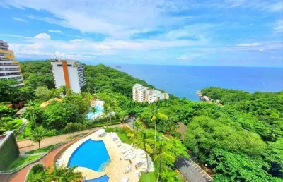 Apartamento  com linda vista para mar da praia de pernambuco no guarujá!