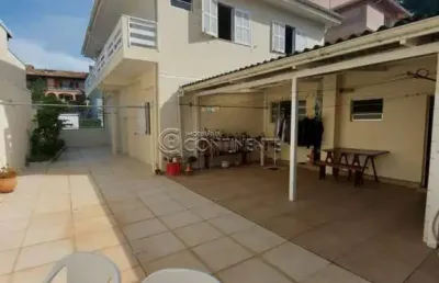 Casa com 4 quartos à venda na rua papa joão xxiii, 262, coqueiros, florianópolis por r$ 2.350.000