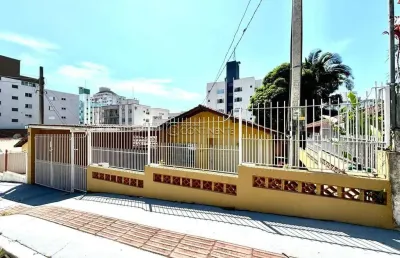 Casa com 3 quartos à venda na rua maria claudino da cruz, 855, capoeiras, florianópolis por r$ 820.000