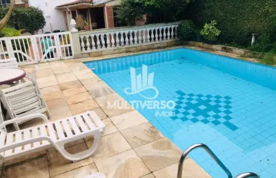 Casa isolada a venda com 300m² no embaré em santos.