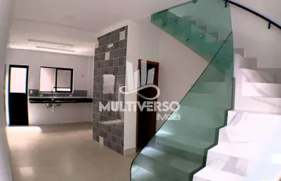 Sobrado à venda, 2 quartos no bairro maracanã em praia grande