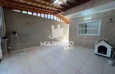 Sobrado à venda, 3 quartos no bairro guilhermina em praia grande