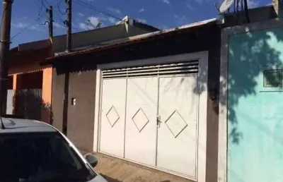 Excelente  residencia ampla, com total segurança , localização excelente