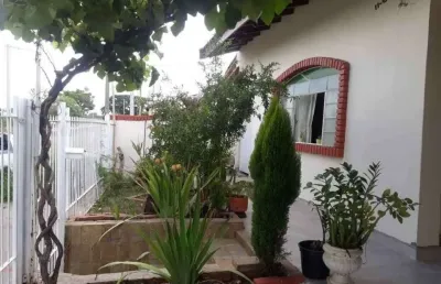 Casa com 3 quartos à venda na Vila Santista, Bauru 