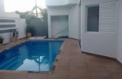 Excelente  residencia ampla, com total segurança , localização excelente