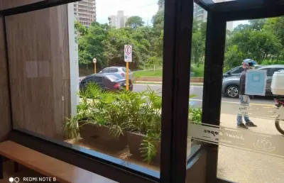Lindo apartamento com varanda gourmet , completíssimo em armários, ar condicionado , muito bem localizado
