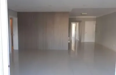 Lindo apartamento com varanda gourmet , completíssimo em armários, ar condicionado , muito bem localizado