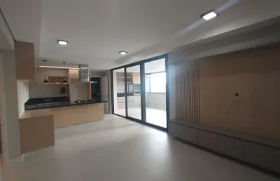 Lindo apartamento com varanda gourmet , completíssimo em armários, ar condicionado , muito bem localizado
