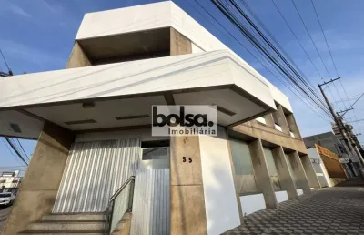 Prédio comercial no centro com 80 vagas de garagem !
