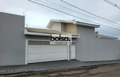 Casa para venda com 218 m² e 3 quartos em parque residencial castelo, bauru - sp