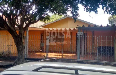 Casa com 6 quartos para alugar no Jardim Santana, Bauru 