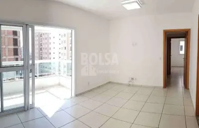 Lindo apartamento com varanda gourmet , completíssimo em armários, ar condicionado , muito bem local