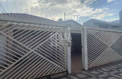 Excelente  residencia ampla, com total segurança , localização excelente