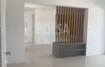 Lindo apartamento com varanda gourmet , completíssimo em armários, ar condicionado , muito bem local