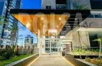 Lindo apartamento com varanda gourmet ,  completíssimo em armários, ar condicionado , muito bem loca