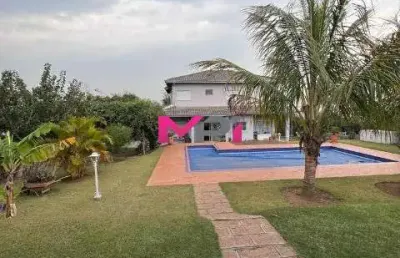 Sobrado a venda no condomínio colinas de inhandjara - itupeva. 314 metros de área construída e 1003 metros de terreno.