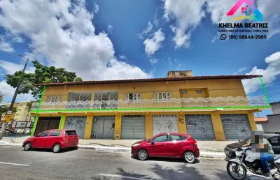 Vendo ampla casa residencial com 6 dormitórios , toda avarandada com pontos comerciais para aluguel