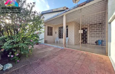 Vendo casa ampla , solta, com 3 suites, jardim, quintal no bairro de fátima