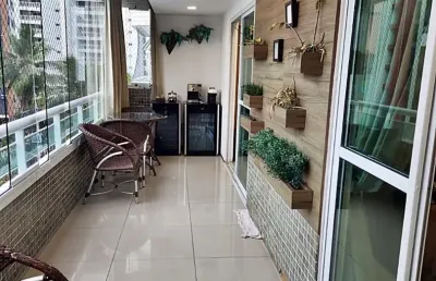 Vendo amplo apartamento, 3 suítes, todo avarandado, 1 por andar, aldeota
