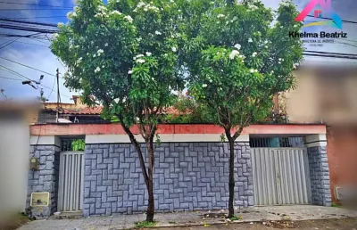 Vendo casa plana com 3 suítes, jardim e quintal na parquelândia