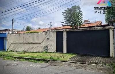 Vendo casa toda solta com 3 suítes + gabinete, amplo recuo e quintal, na parquelândia
