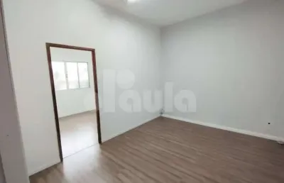 Sala comercial sobreloja 37m², sala dividida em 2 ambientes, 1 banheiro, vila alzira, santo andre