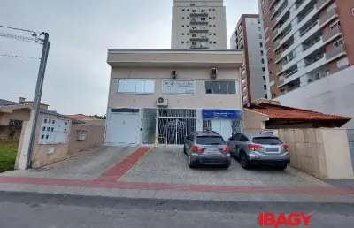Sala comercial para alugar na Rua Ferrara, 163, Pagani, Palhoça