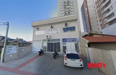 Sala comercial para alugar na Rua Ferrara, 135, Pagani, Palhoça