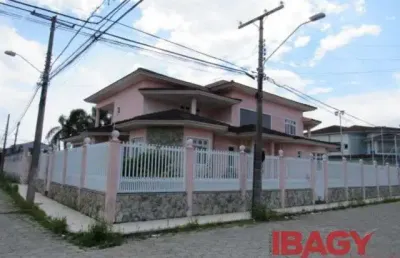 Excelente casa 5 dormitório(s) em ponte do imaruim - palhoça