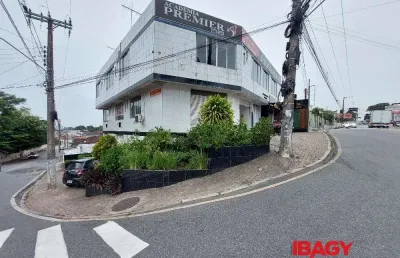 Ponto comercial para alugar na Rua Frederico Afonso, 4321, Ponta de Baixo, São José