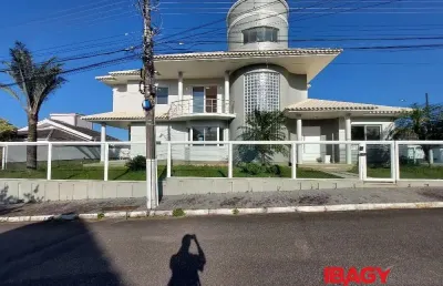 Excelente casa 4 dormitório(s) em pedra branca - palhoça