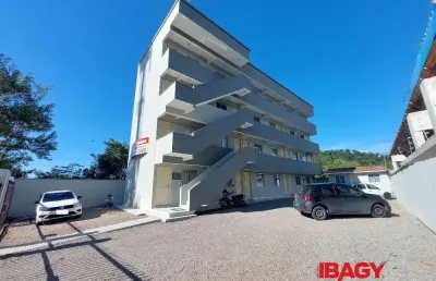 Excelente kitnet 1 dormitório(s) em pedra branca - palhoça