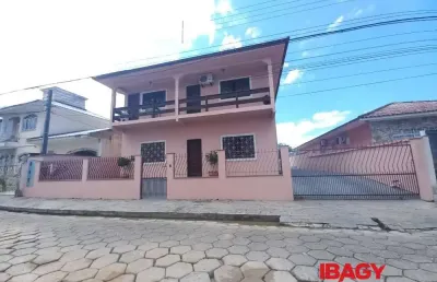 Excelente apartamento 2 dormitório(s) em centro - palhoça
