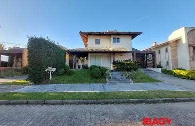 Casa com 4 quartos para alugar na Rua dos Cumurupis, 125, Jurerê Internacional, Florianópolis