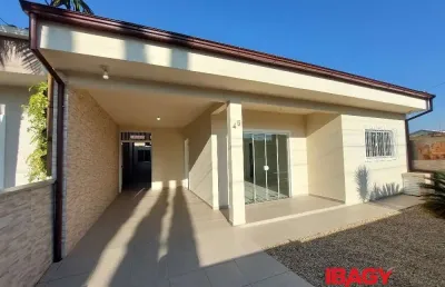 Excelente casa 2 dormitório(s) em são sebastião - palhoça