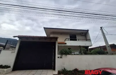 Excelente apartamento 1 dormitório(s) em monte verde - florianópolis