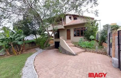 Excelente casa 3 dormitório(s) em campeche - florianópolis