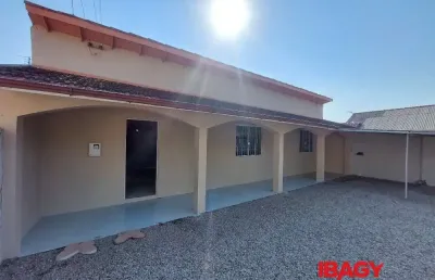 Excelente casa 2 dormitório(s) em caminho novo - palhoça