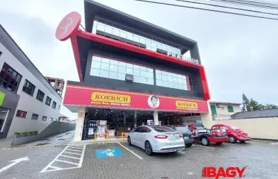 Sala comercial para alugar na Avenida Bom Jesus de Nazaré, 996, Aririu, Palhoça